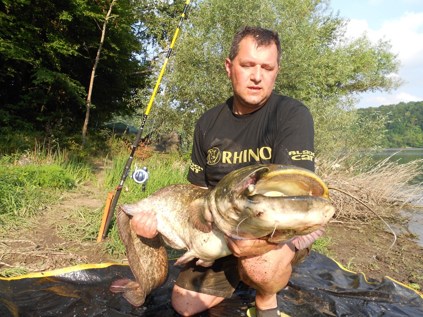 Prahin Zdravko sa somom od 30 kg