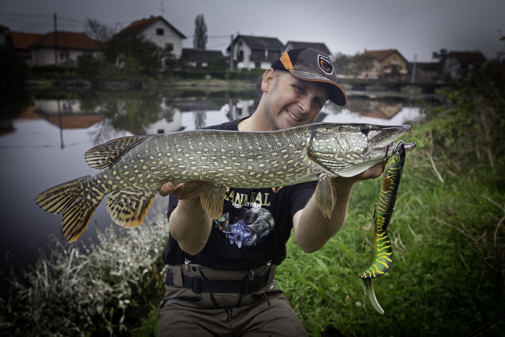 Hard Eel 25 cm mamac za štuku